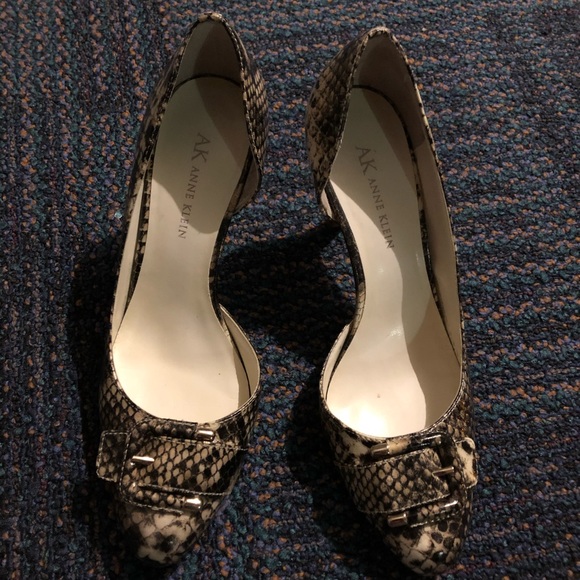 anne klein snakeskin heels